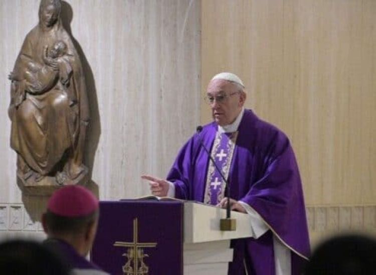 Papa Francisco lamenta ríos de sangre en Ucrania y pide corredores humanitarios