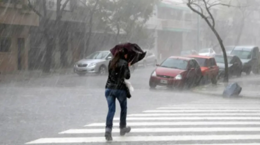 El primer frente frío del año llegará con lluvias intensas y vientos del sur