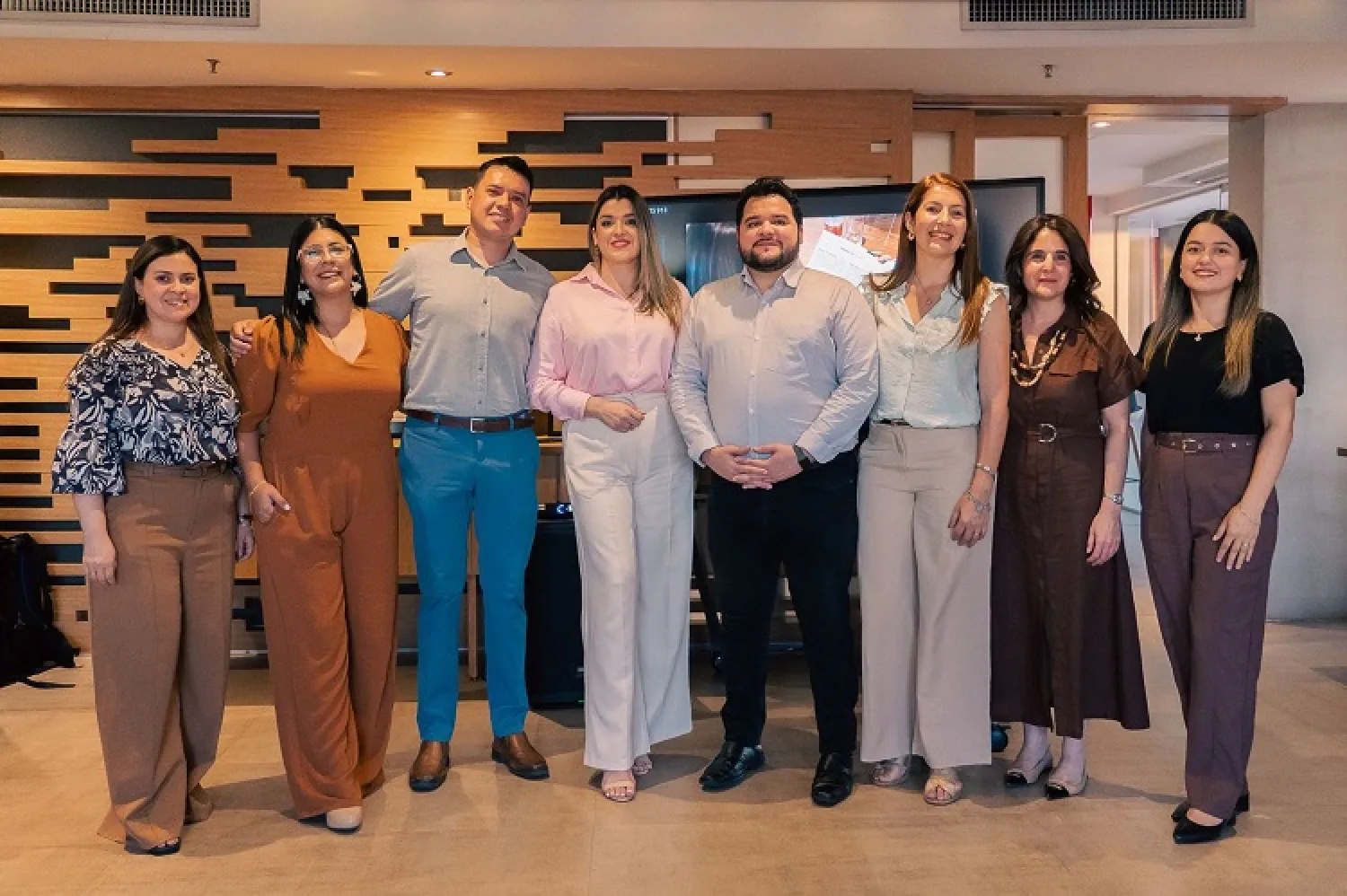 Empresas líderes son reconocidas por su compromiso con el Semáforo de Eliminación de Pobreza