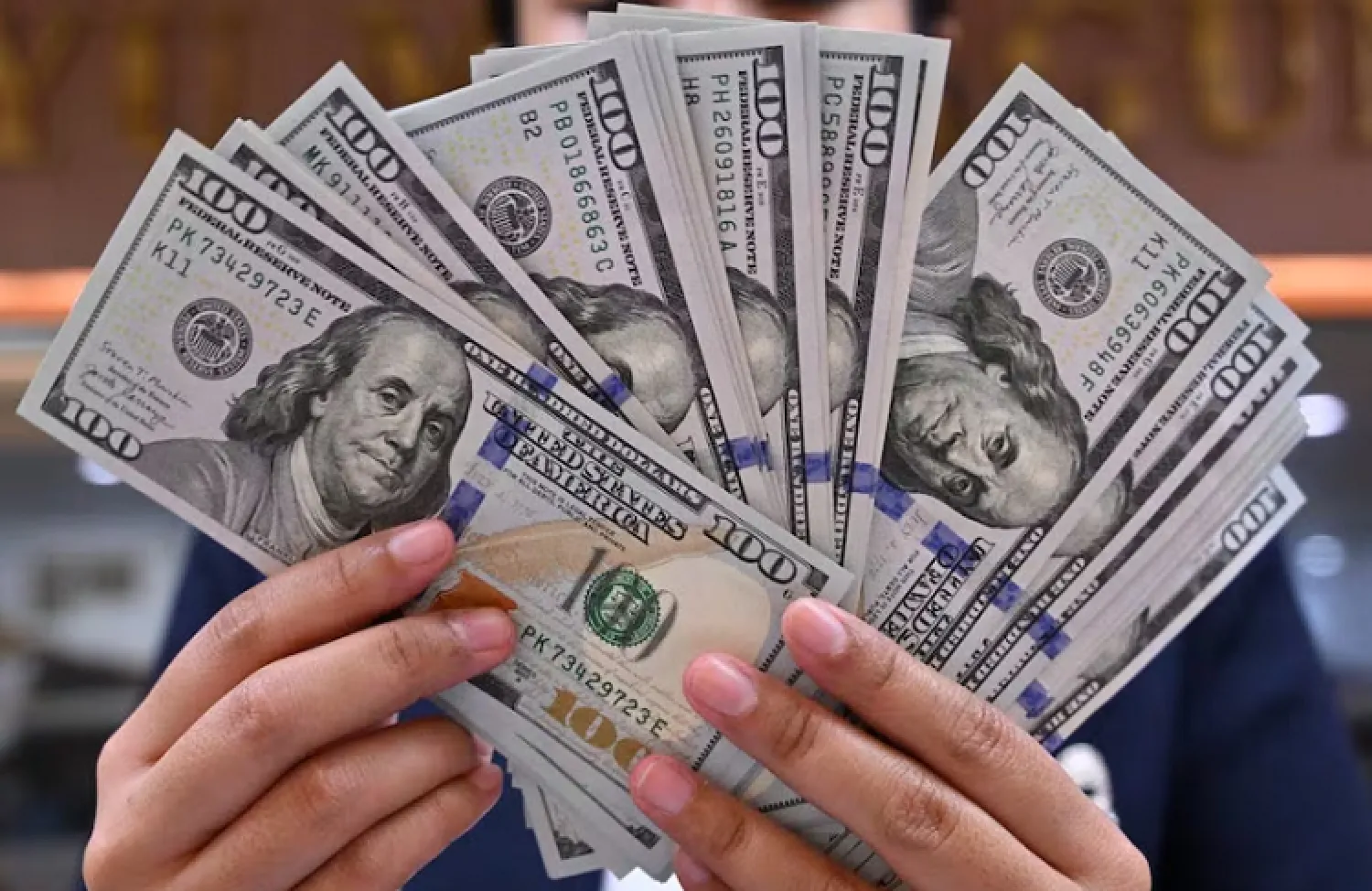 Dólar toca piso de G. 7.000 luego de tres años