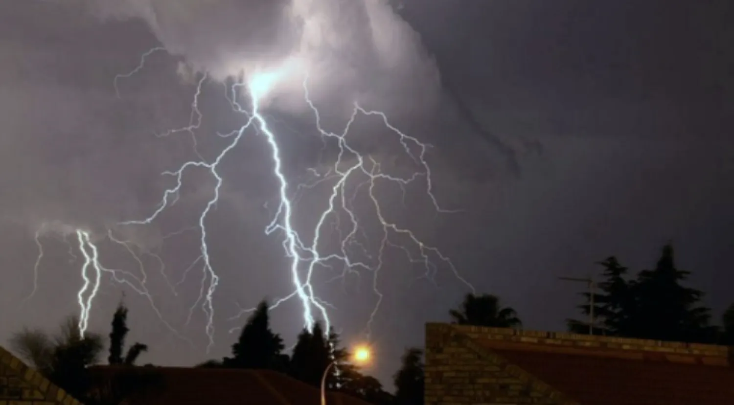 Linterna, radio y evitar salir: Las recomendaciones de la SEN ante el anuncio de tormenta de este viernes