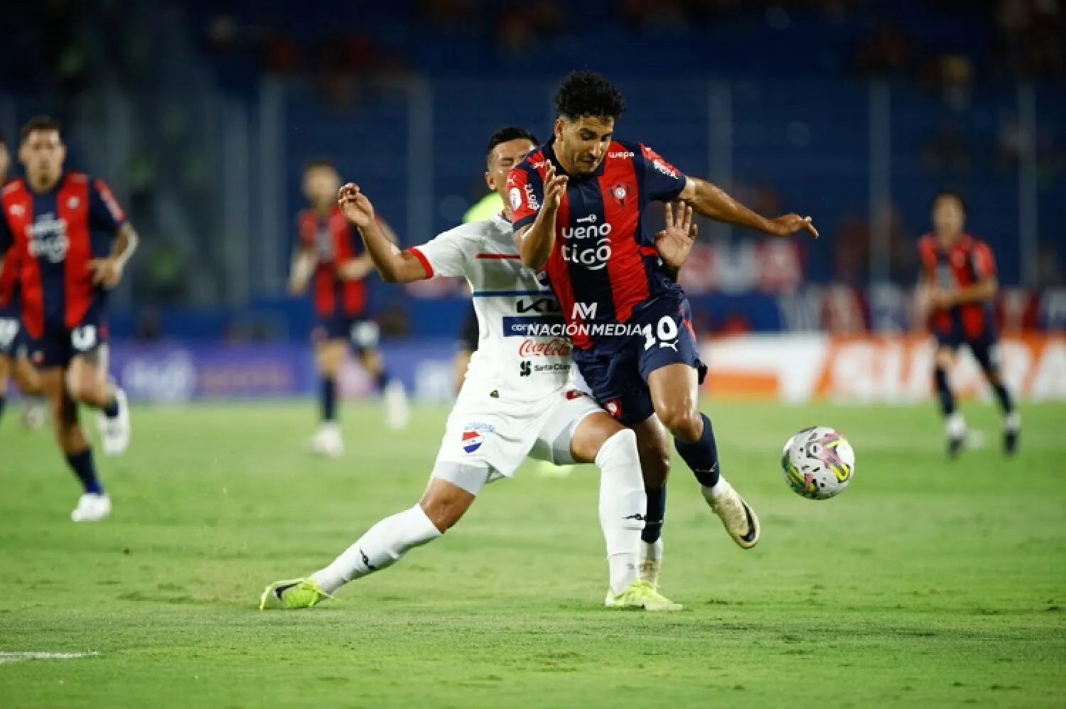Cerro Porteño, obligado a ganar a su vecino para no dejar escapar a Guaraní
