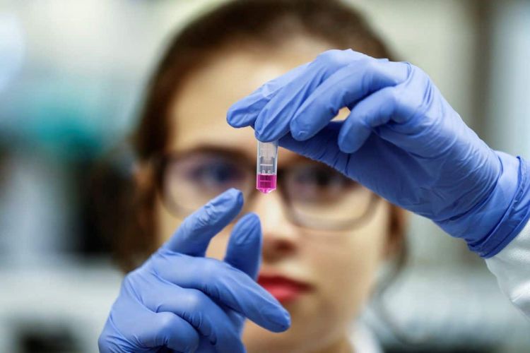 Identificaron 16 nuevas variantes genéticas que predisponen al COVID grave