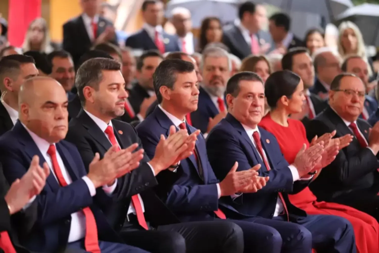 Críticas cruzadas: advierten "hastío al cartismo" y apuntan a la incoherencia opositora