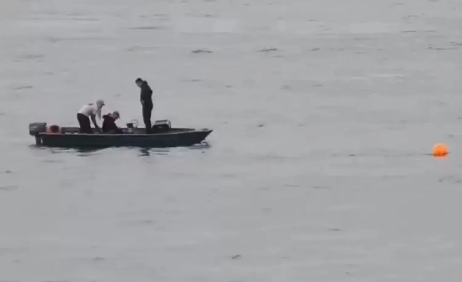 Tras días de espera, iniciarán rescate del camionero que cayó al río en Concepción