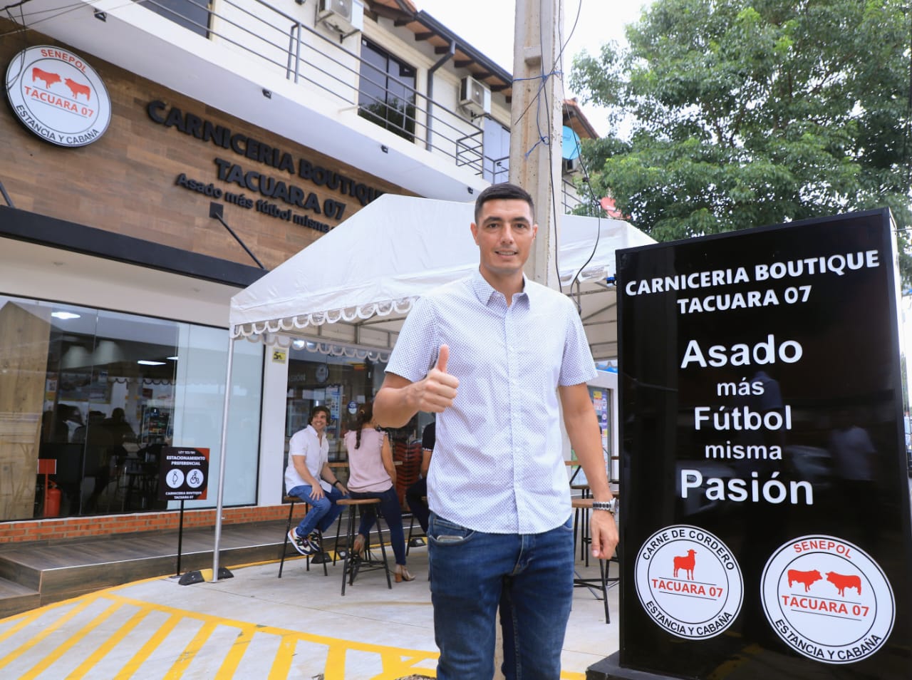 Ja’u la asado: “Tacuara” Cardozo inauguró carnicería propia