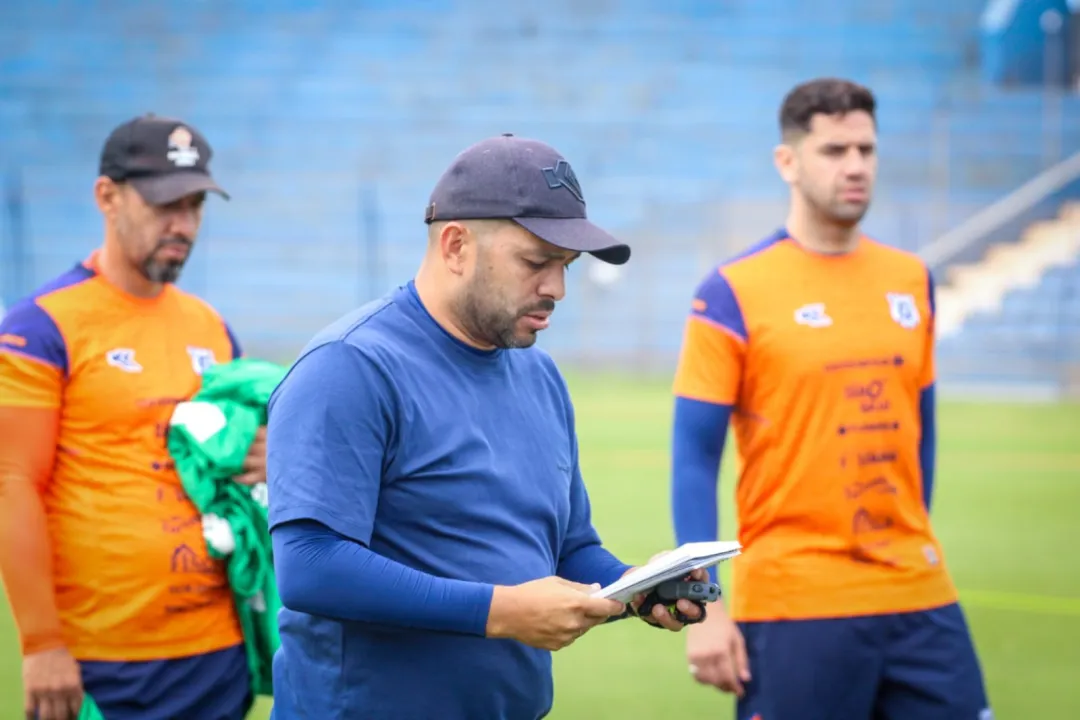 El gallo reanudó sus trabajos esperando a Tembetary