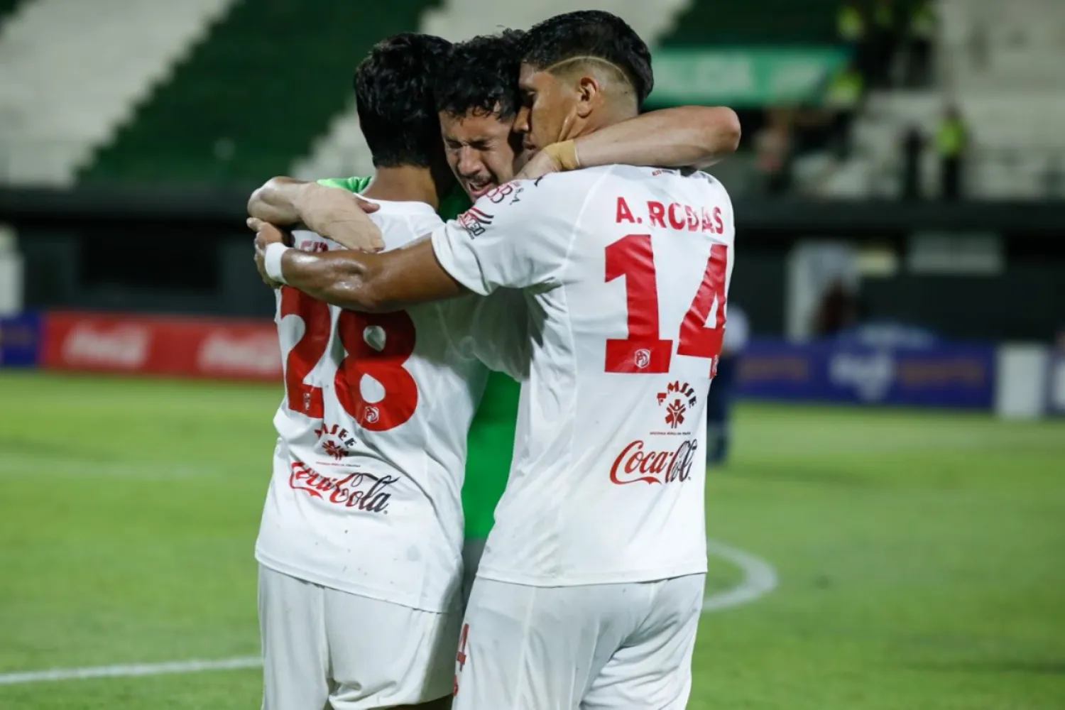 General Caballero de Juan León Mallorquín es el primer finalista superando  2-1 a Nacional y buscará su primera Copa Paraguay.