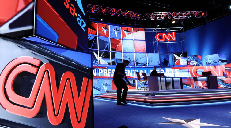 CNN pide a sus presentadores no beber alcohol en vivo en Año Nuevo
