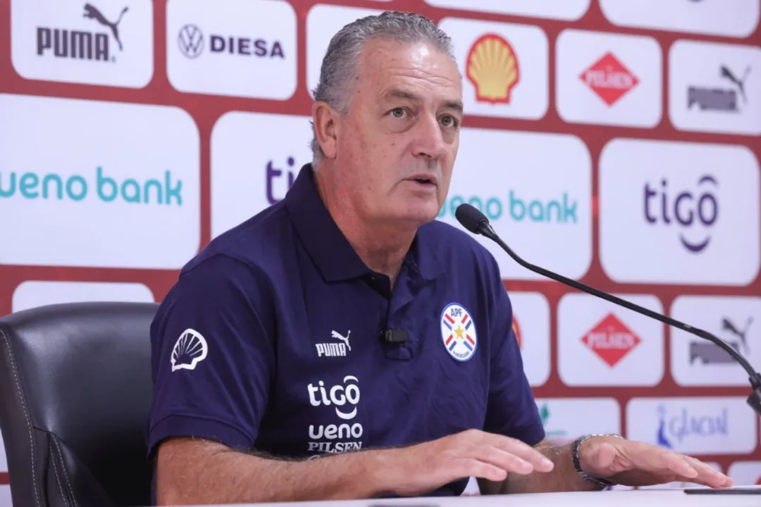 Gustavo Alfaro: “Soñamos con abrazarnos al final del partido y dedicarle una victoria al país”