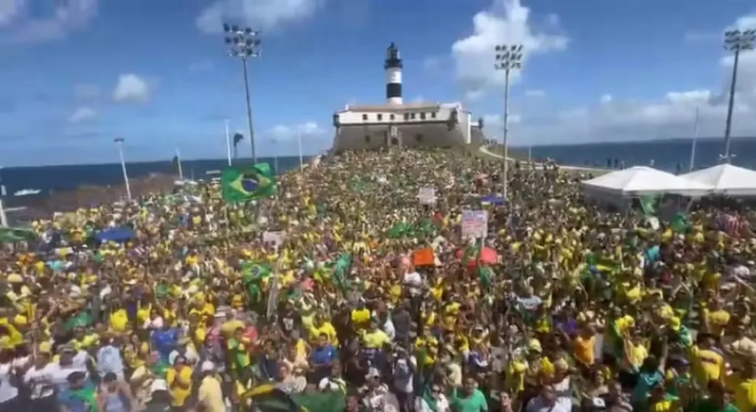 Manifestaciones pro-Bolsonaro en São Paulo, Río, Salvador y otras ciudades piden amnistía y tienen banderas estadounidenses y brasileñas