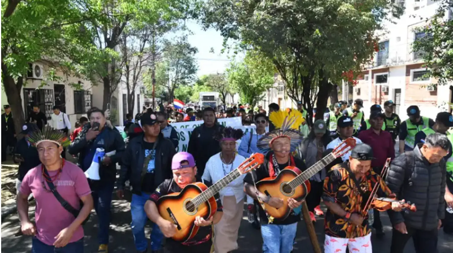 Indígenas piden renuncia de titular del INDI y denuncian prepotencia de Riera