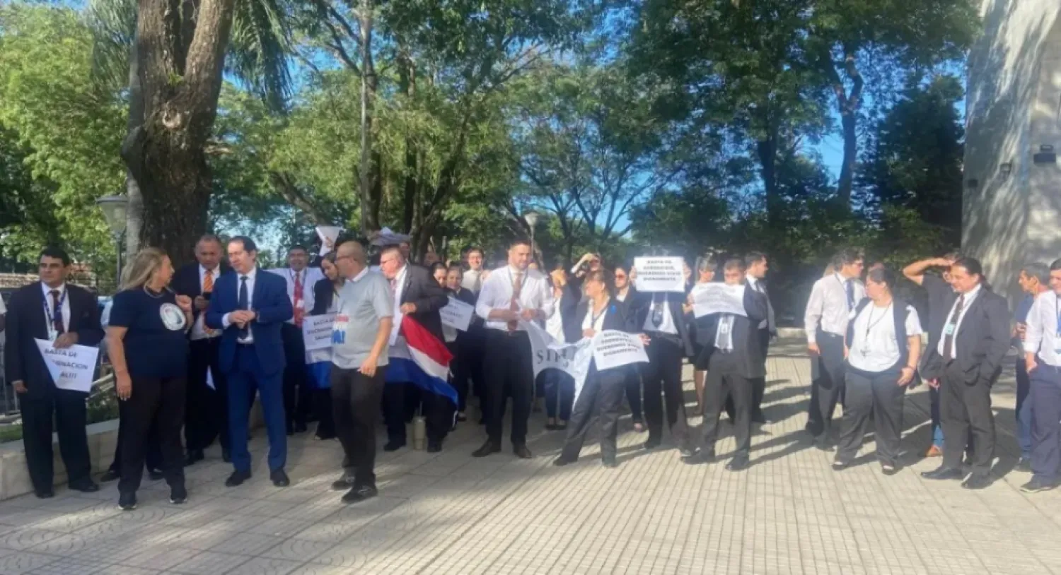 Huelga de funcionarios judiciales desde hoy se extiende hasta el mediodía