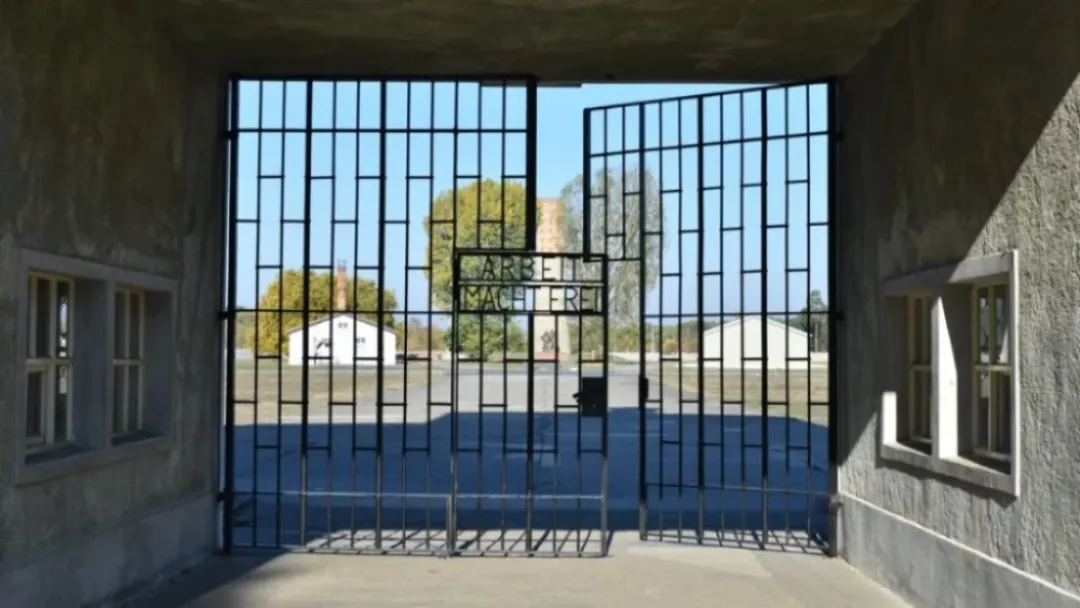 Muere con 100 años ex guardia de campo nazi acusado de complicidad en 3.322 muertes