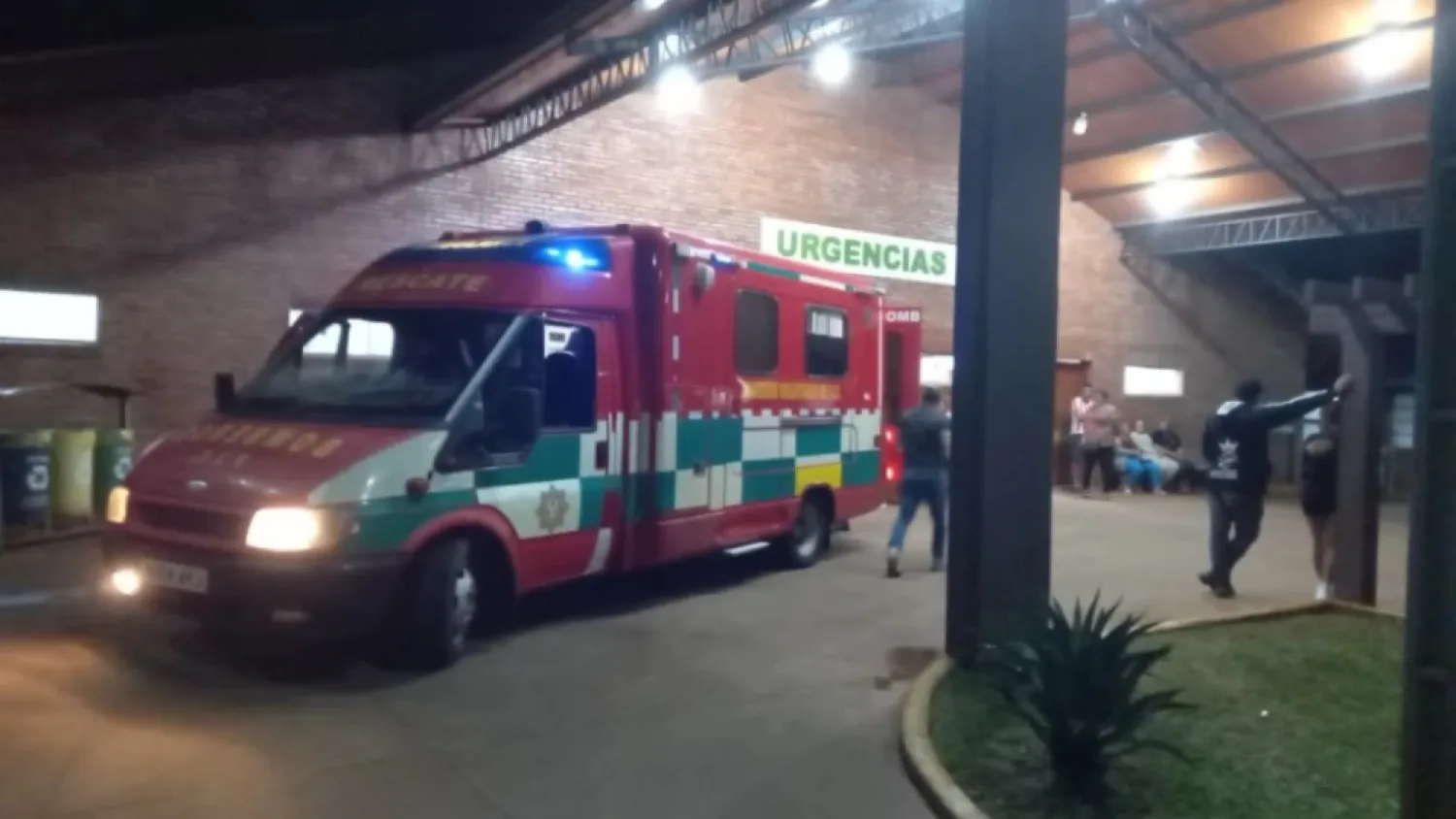 Viajaban entre cuatro en una moto, chocaron por un auto y una niña murió en PJC