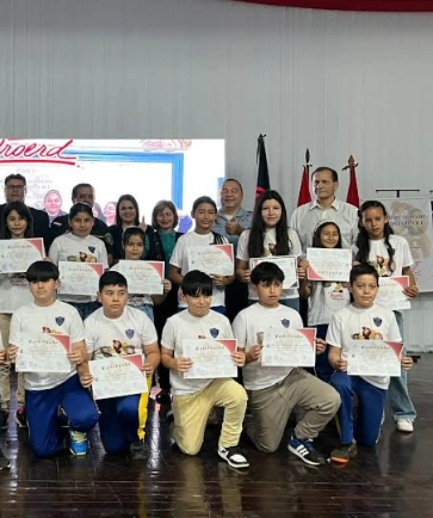 Comandante del 4º BPM participa en la ceremonia de graduación del PROERD/Paraguay en Pedro Juan Caballero