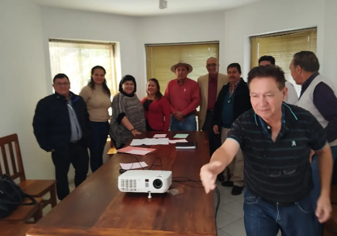 Consultores firman contrato para el proyecto de creación de la Universidad Nacional de Amambay
