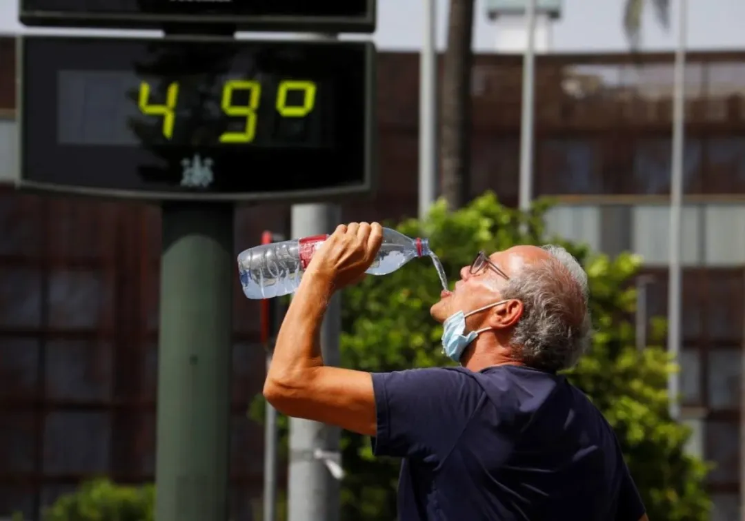 España registra dos muertos por incendio en medio de la ola de calor
