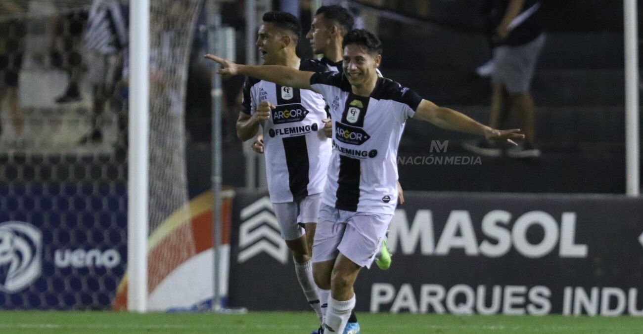 Tacuary logró lo que parecía imposible: ¡Le ganó al campeón y se queda en Primera!