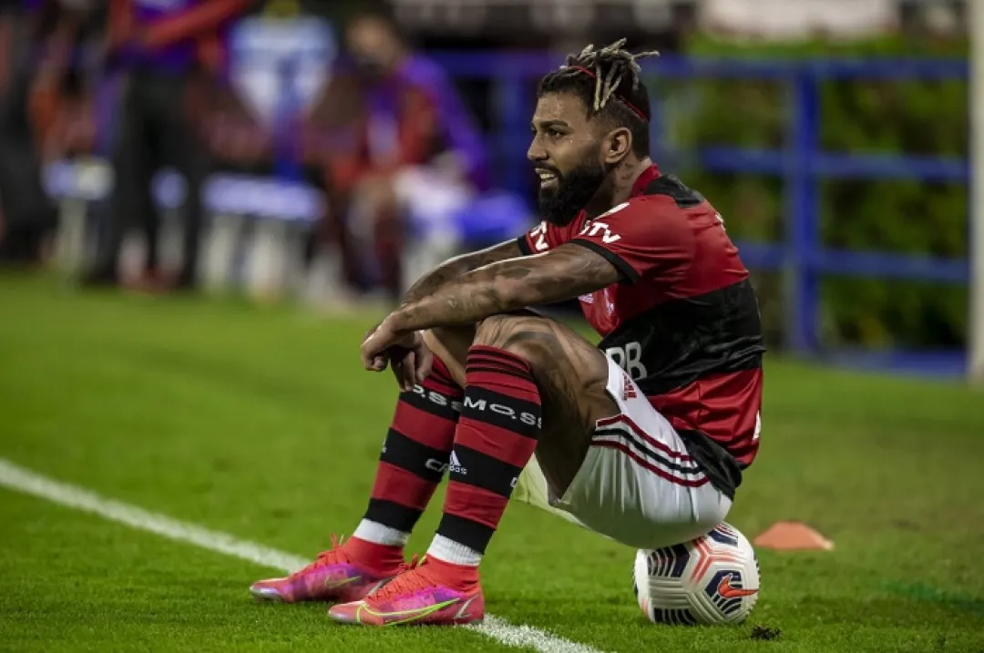 Policía brasileña desmantela esquema de fraude bancario contra futbolistas