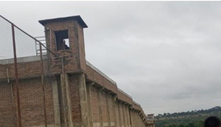 Confirman fuga en la cárcel de Misiones: cerca de 30 presos lograron escapar