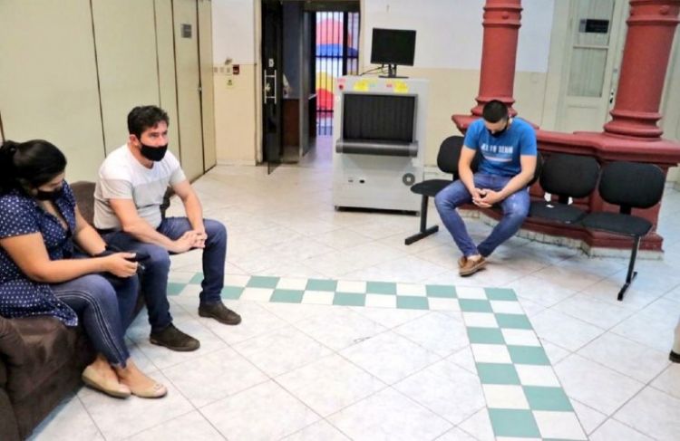 Fiscala imputa a tres policas por supuesta extorsin y privacin de ...