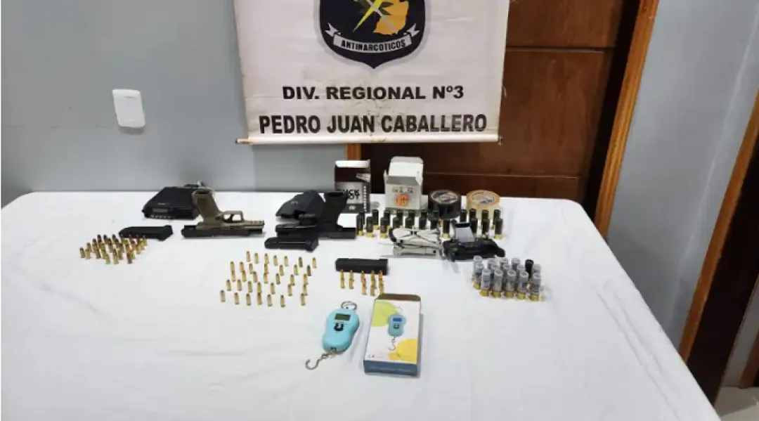 Buscando un cargamento de marihuana, agentes encuentran armas y municiones