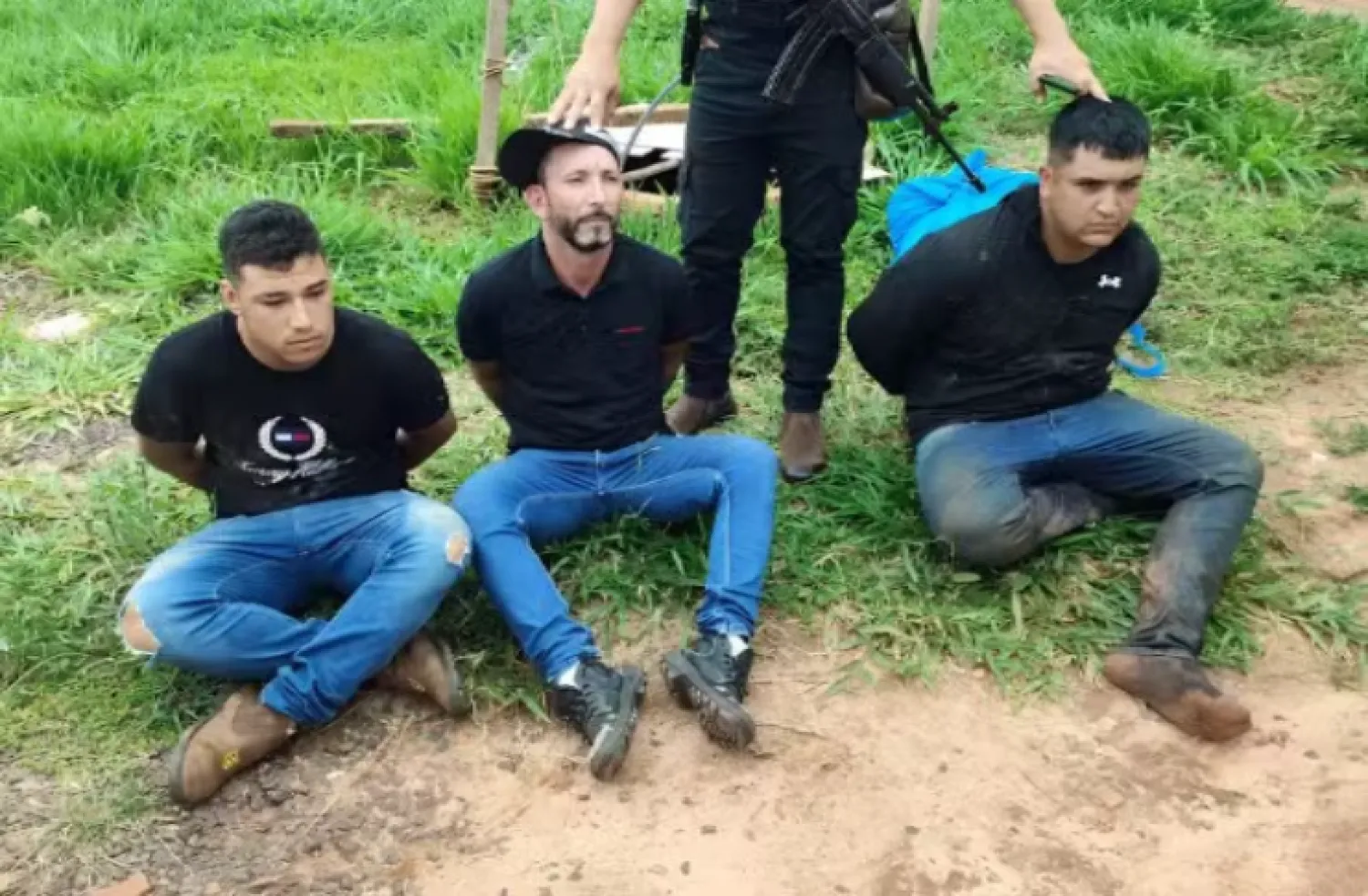 Desbaratan banda que alistaba golpes contra comercios y repartidores