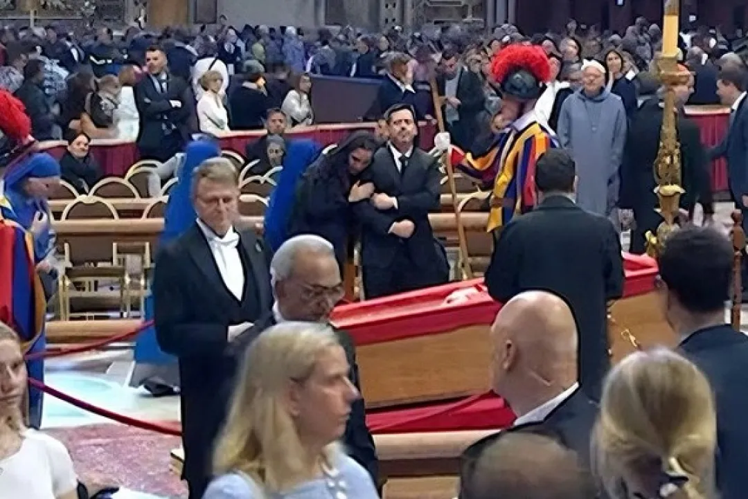 Latorre representa a Paraguay en funeral del Papa Francisco