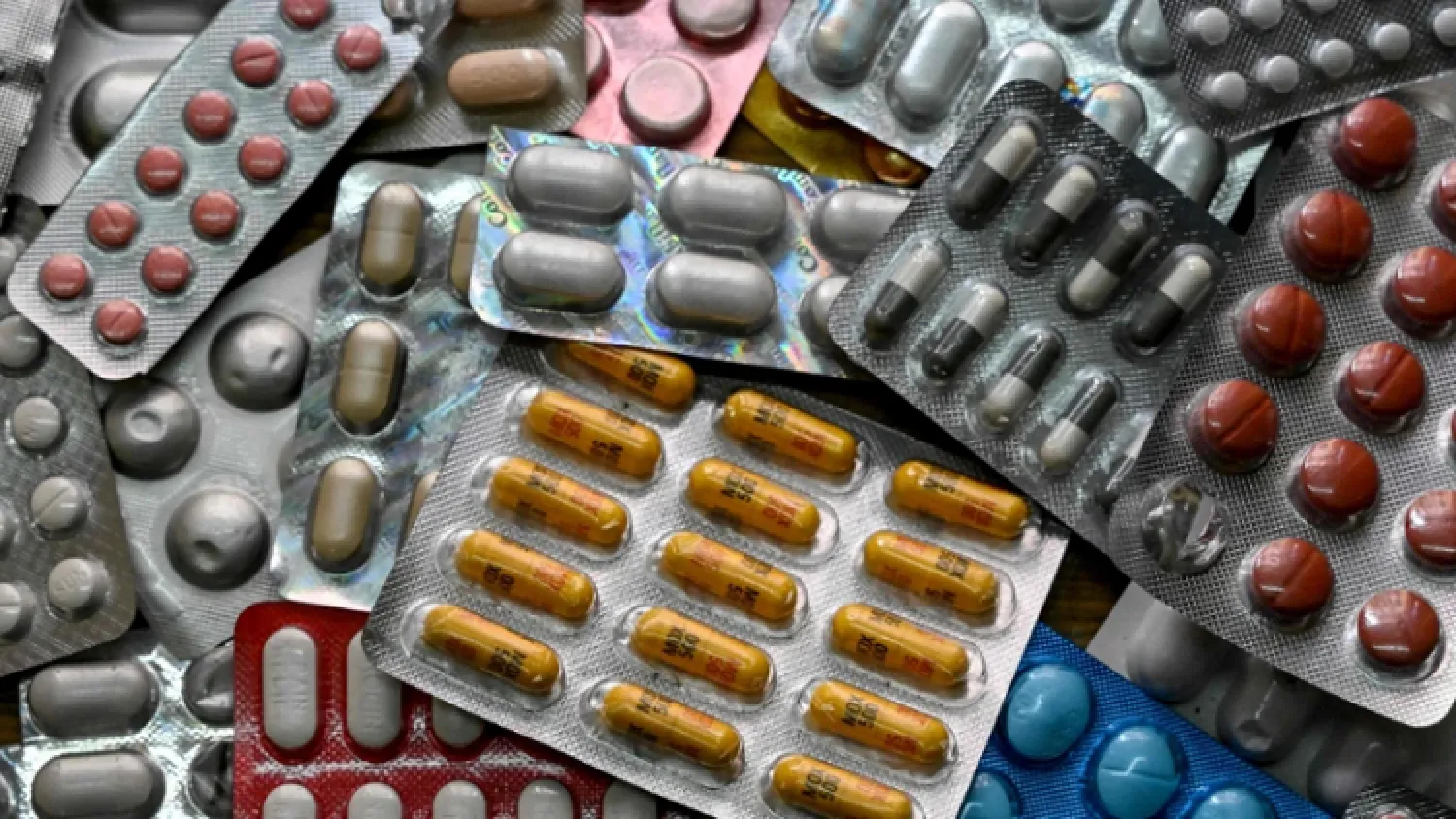 EEUU impone aranceles del 100% a los medicamentos