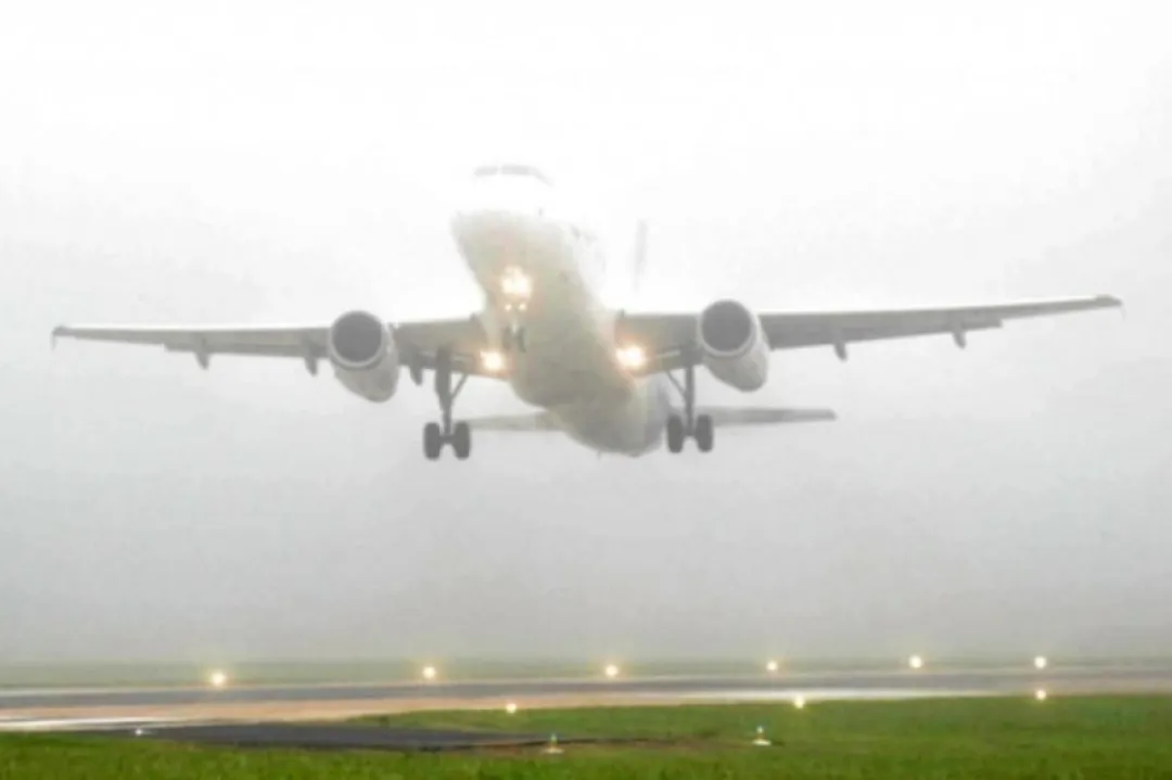 Dos aviones no pudieron aterrizar en el Silvio Pettirossi por descargas eléctricas