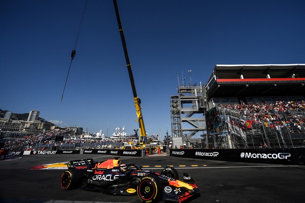 Verstappen lidera los libres en Mónaco por delante de Ferrari