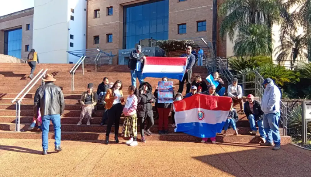 Denuncian violencia policial en detención de una mujer en asentamiento