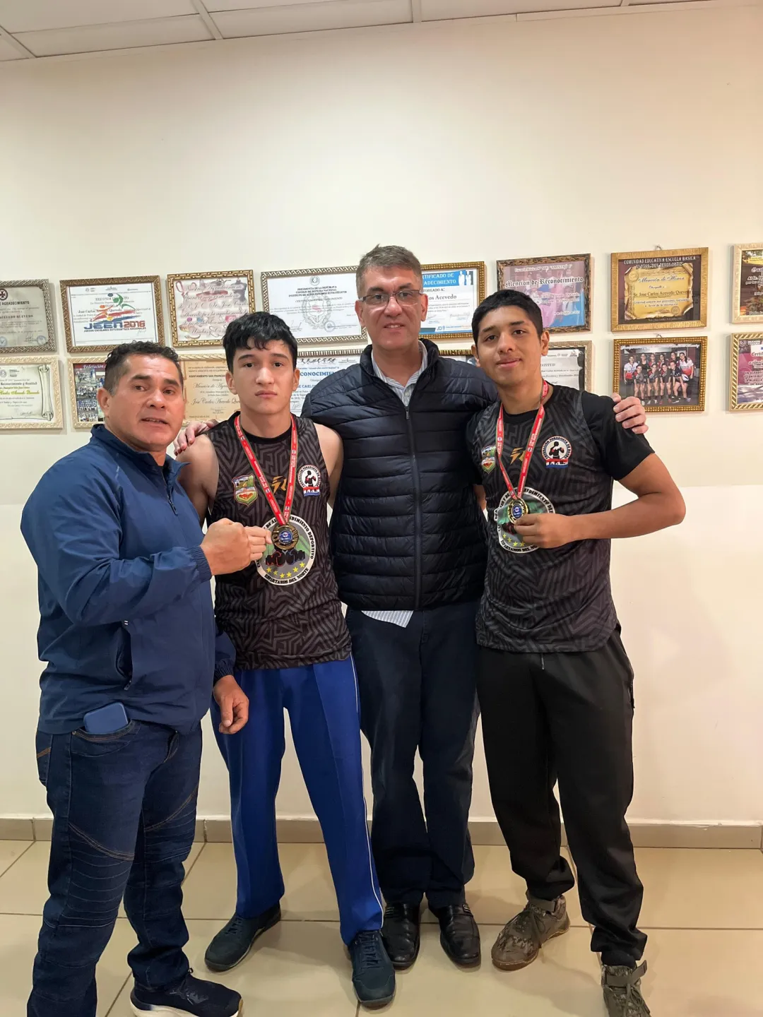 Escuela Municipal de Boxeo Espartanos del Norte llevan en alto el nombre de nuestra ciudad