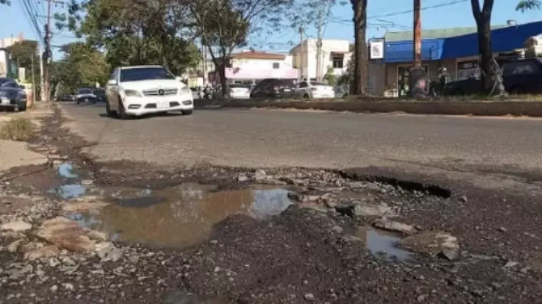 Asunción celebra, pero sin tapar su deterioro