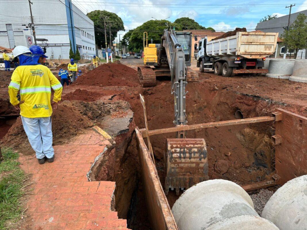 Para contener las inundaciones, la municipalidad de Ponta Pora ejecuta 20 km de redes de drenaje en la zona central de Ponta Pora