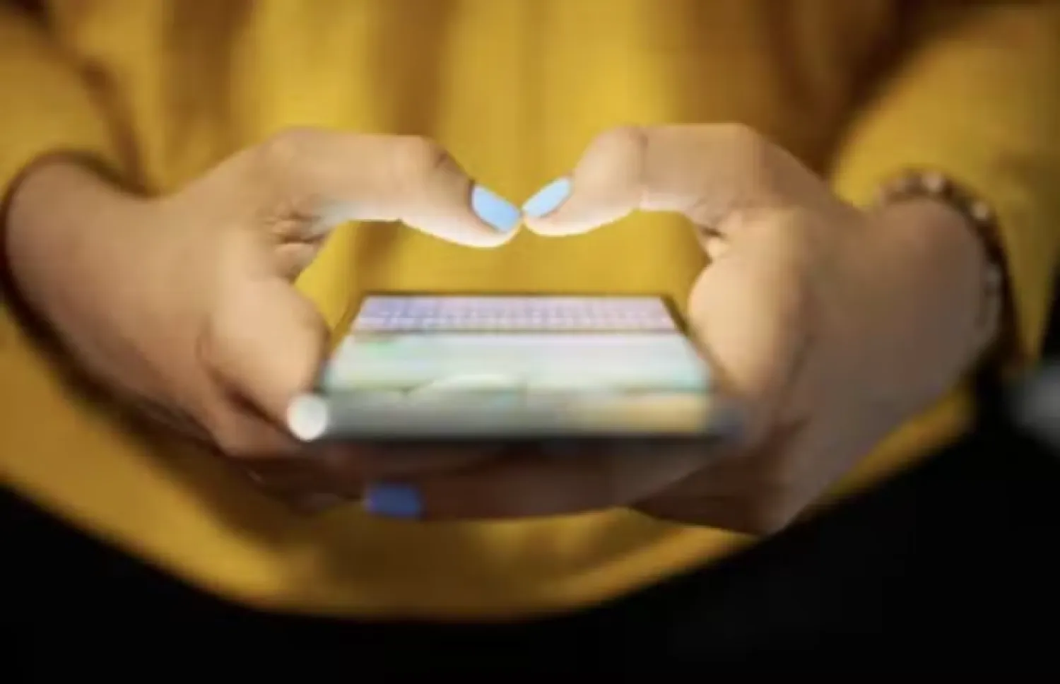 Nuevo canal de WhatsApp permite a mujeres denunciar violencia de forma más segura