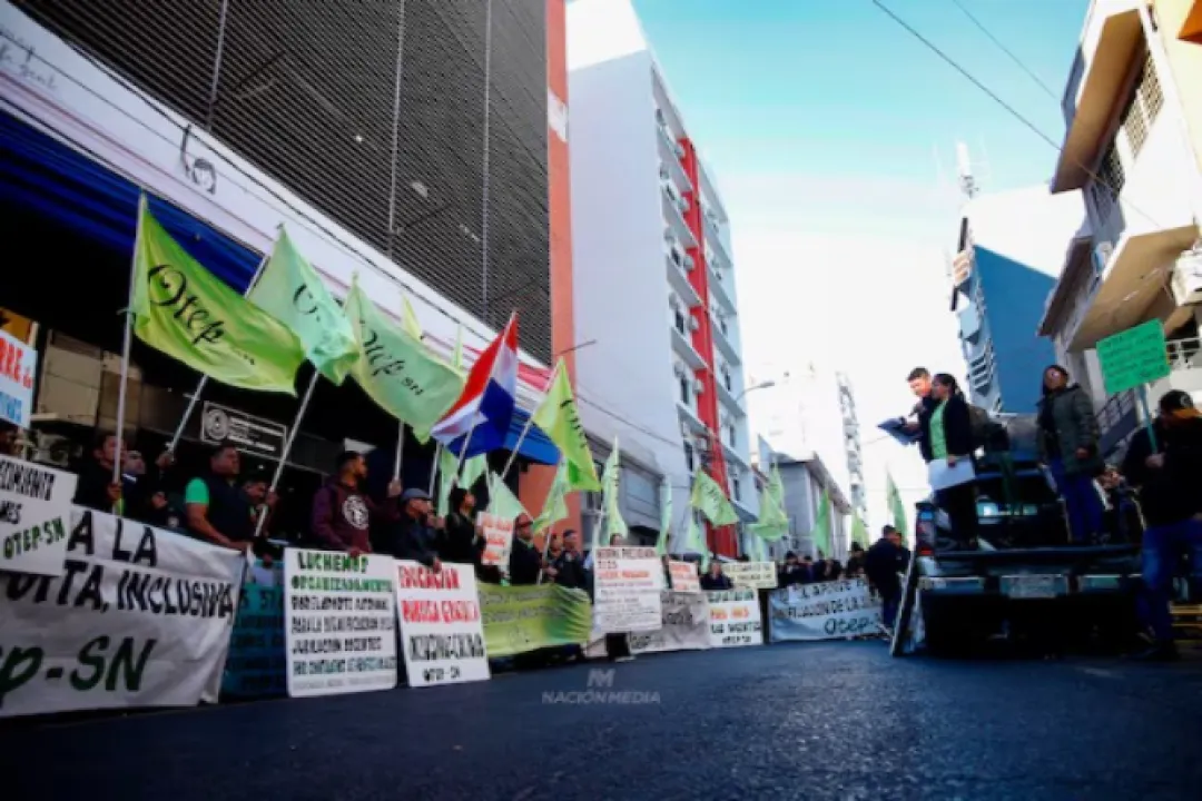 Confirman convocatoria a reunión entre gremios y el MEC para evitar huelga