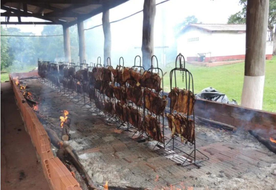 Costelão, cerveza y baile el domingo en el CTG Querência da Saudade