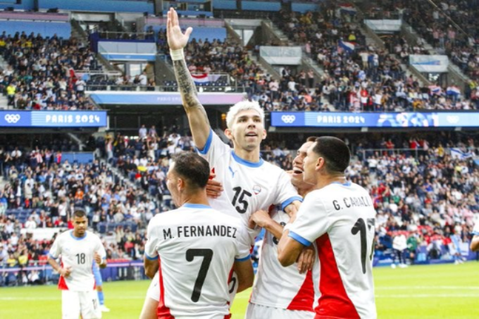 La Albirroja olímpica se repone, vence 4 a 2 a Israel y sueña