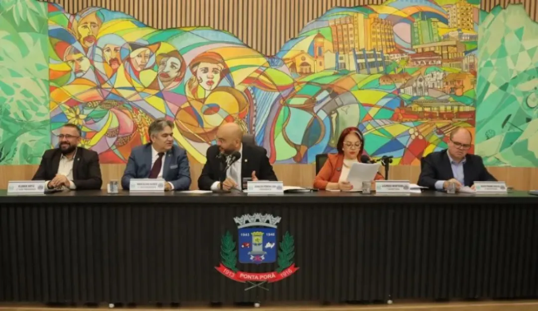 Concejales aprueban ajuste salarial para docentes de la Red Municipal de Ponta Porã