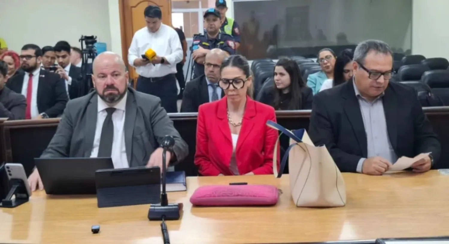 Tribunal de Sentencia condena a 10 años de cárcel a Carlos Granada y ordena su reclusión