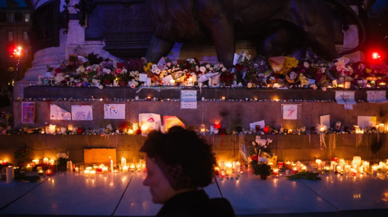 Campanas de Notre Dame y de iglesias de París repicarán en homenaje a víctimas del 13N