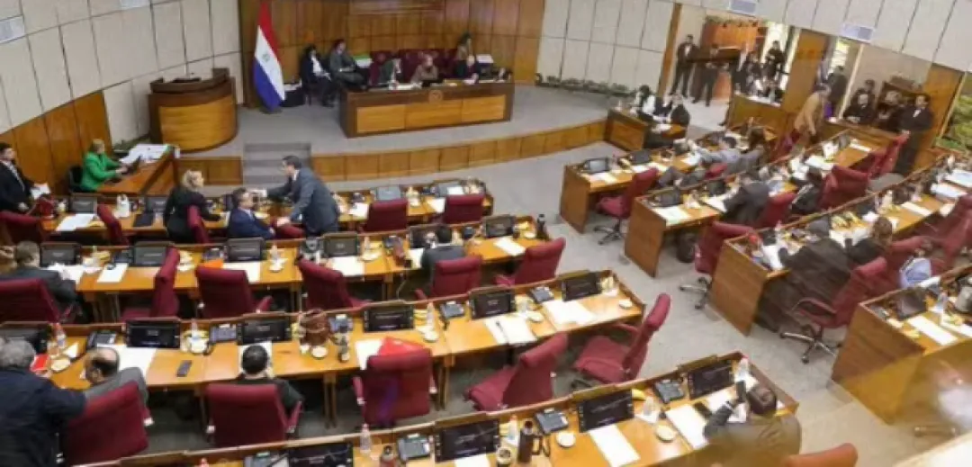 Senadores y diputados pulsean sobre proyecto de ley de protección de datos. Senado trata este miércoles 6