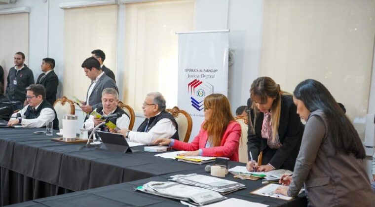 TSJE inició cómputo provisorio de resultados de votación en el exterior