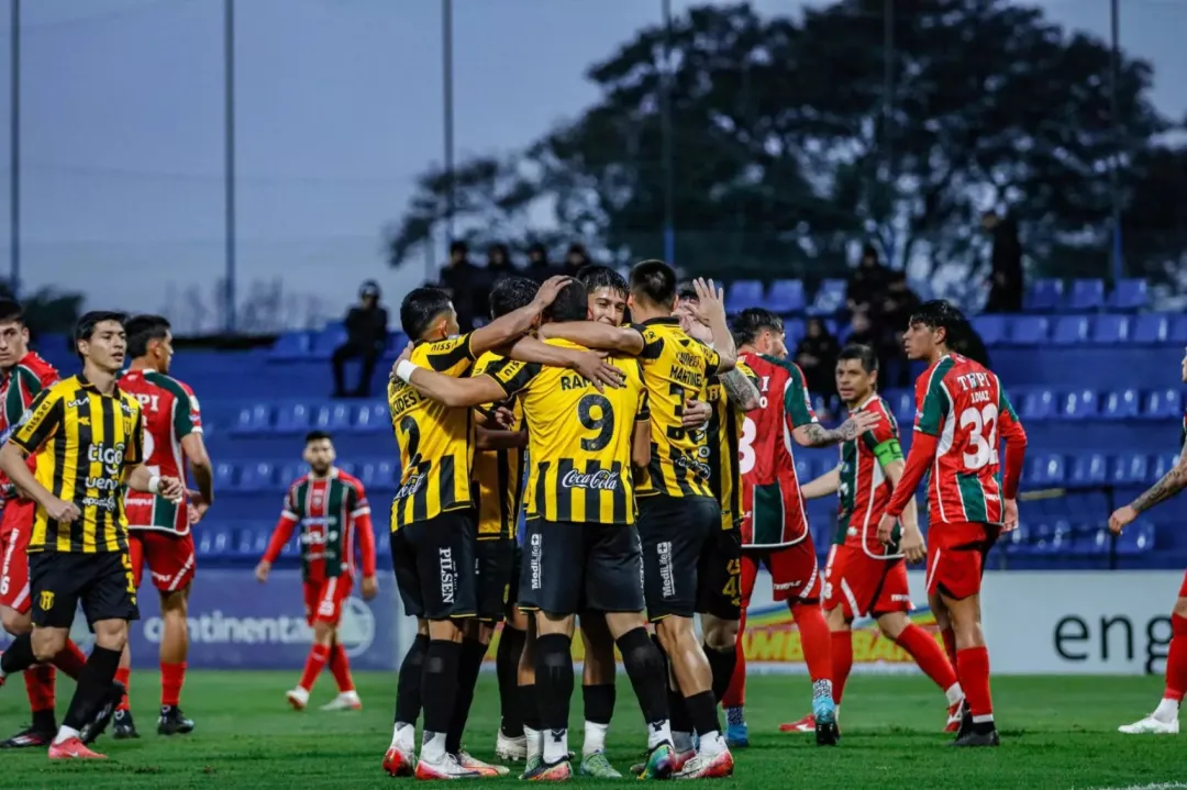 Guaraní consiguió un importante triunfo para acercarse a los primeros