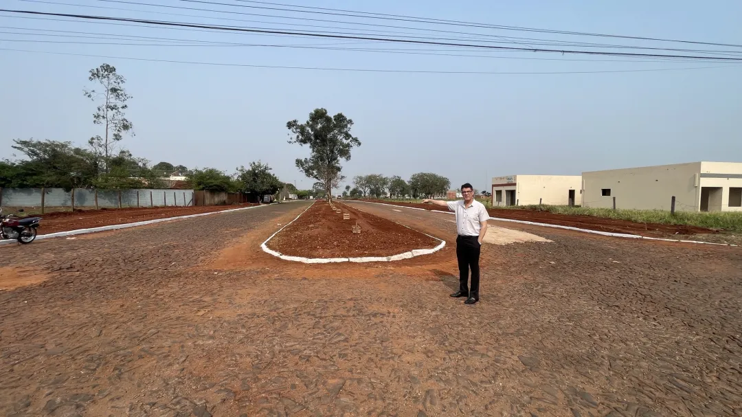 La nueva doble avenida Cincuentenario de la Guerra del Chaco, va quedando lista para su inauguración.