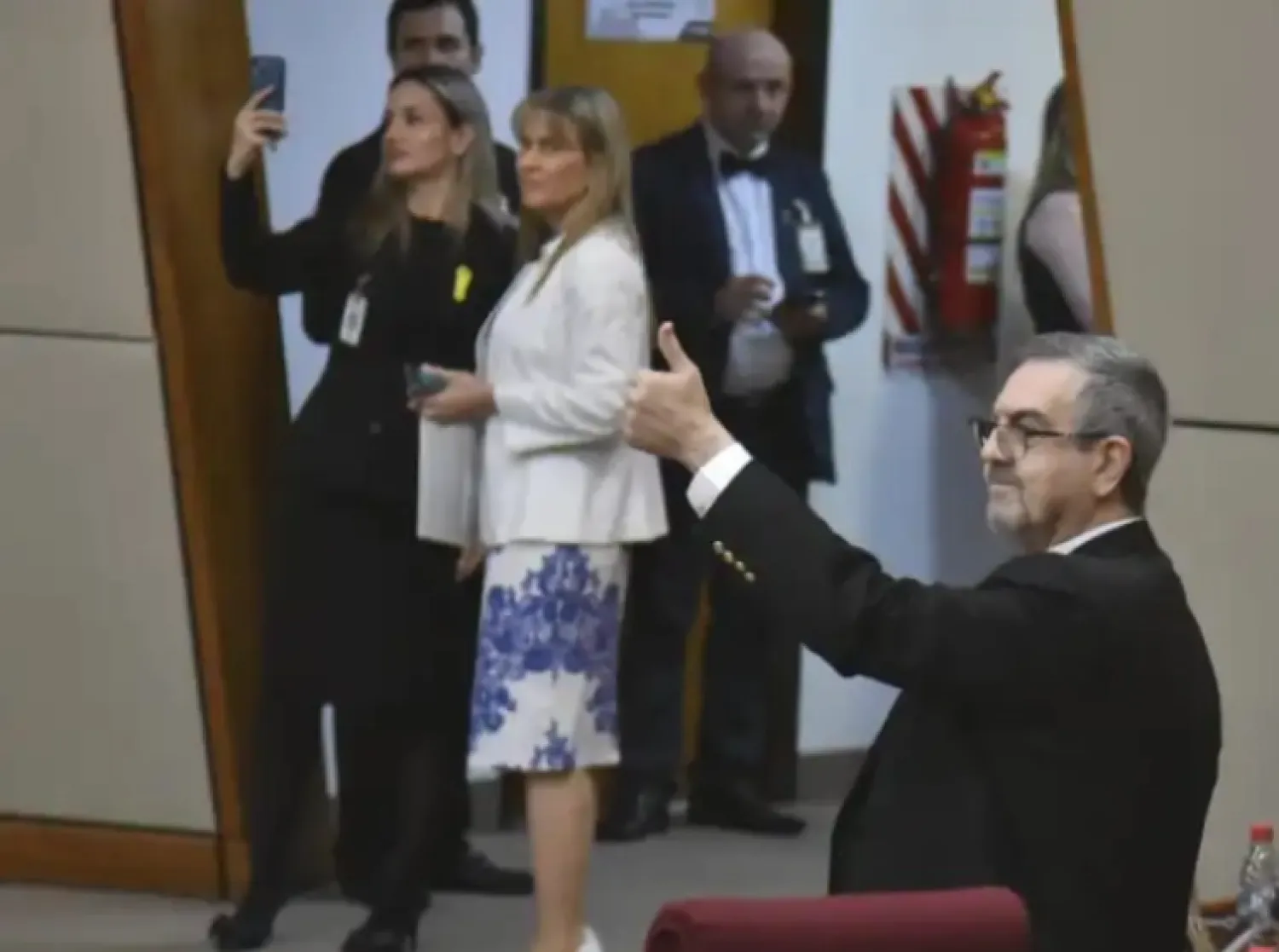 ¿Esgaib complica a Peña? Diputado cartista habla sobre la pérdida de bolígrafo de oro y un Rolex