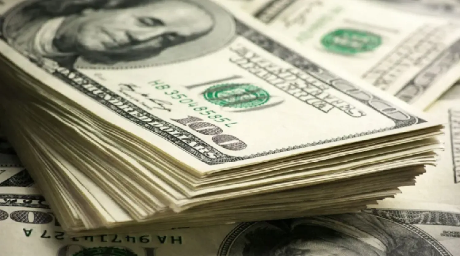 Dólar baja a G. 7.100 y la tendencia seguiría hasta 2027, señalan