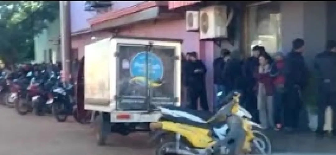 Filas inmensas para acceder a cortes populares